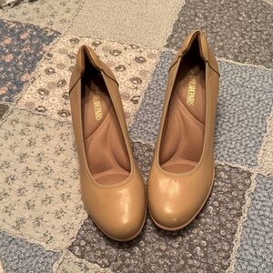 Dreampairs Women's Classic Tan Loafers. NWT